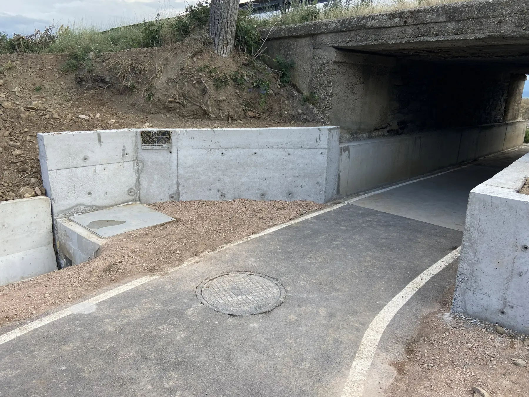 Изграждане на водосток на Републикански път I-5, отсечка гр. Казанлък – гр. Шишка