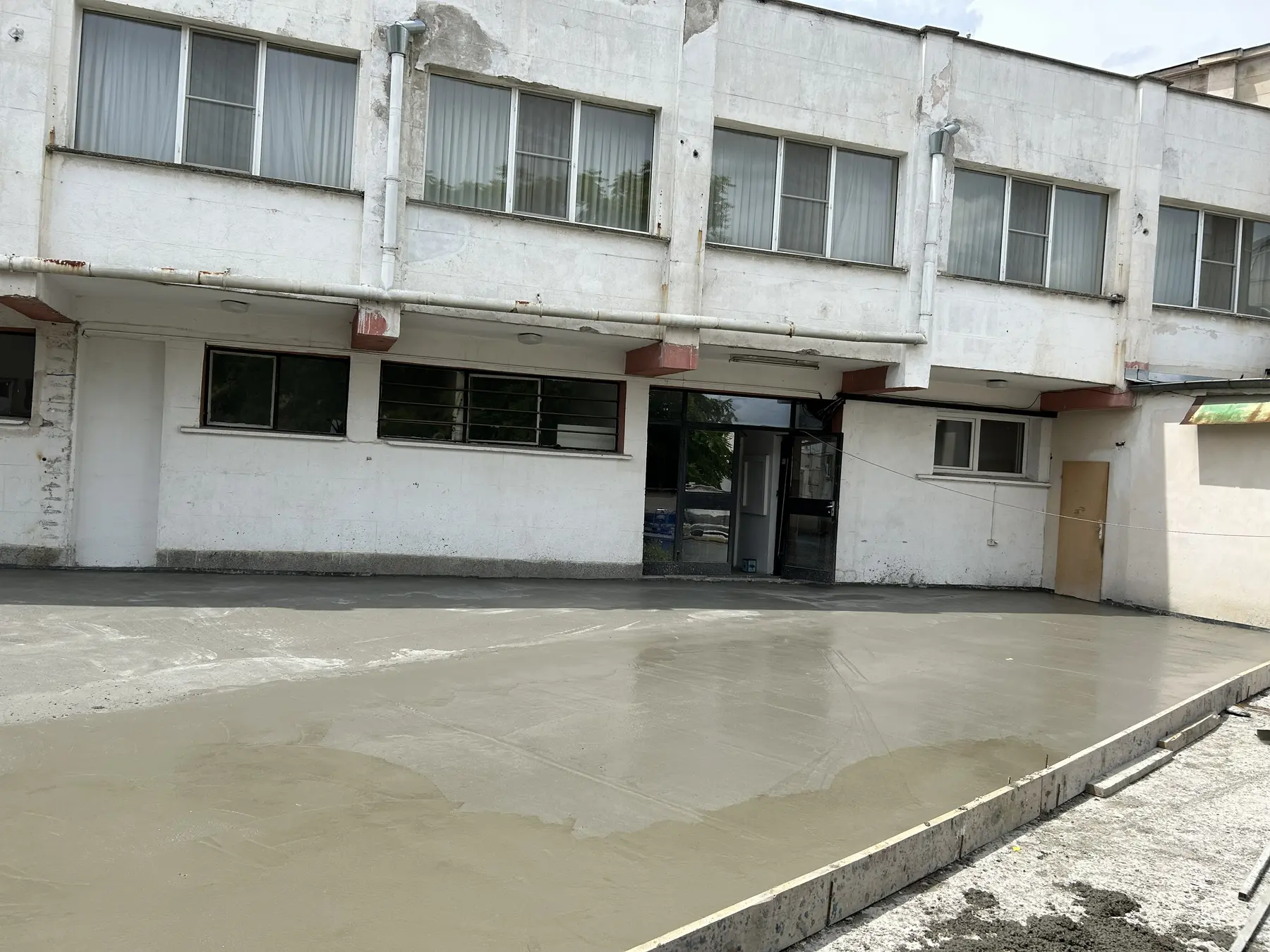 Ремонт на открита тераса на Военен клуб — етап 3