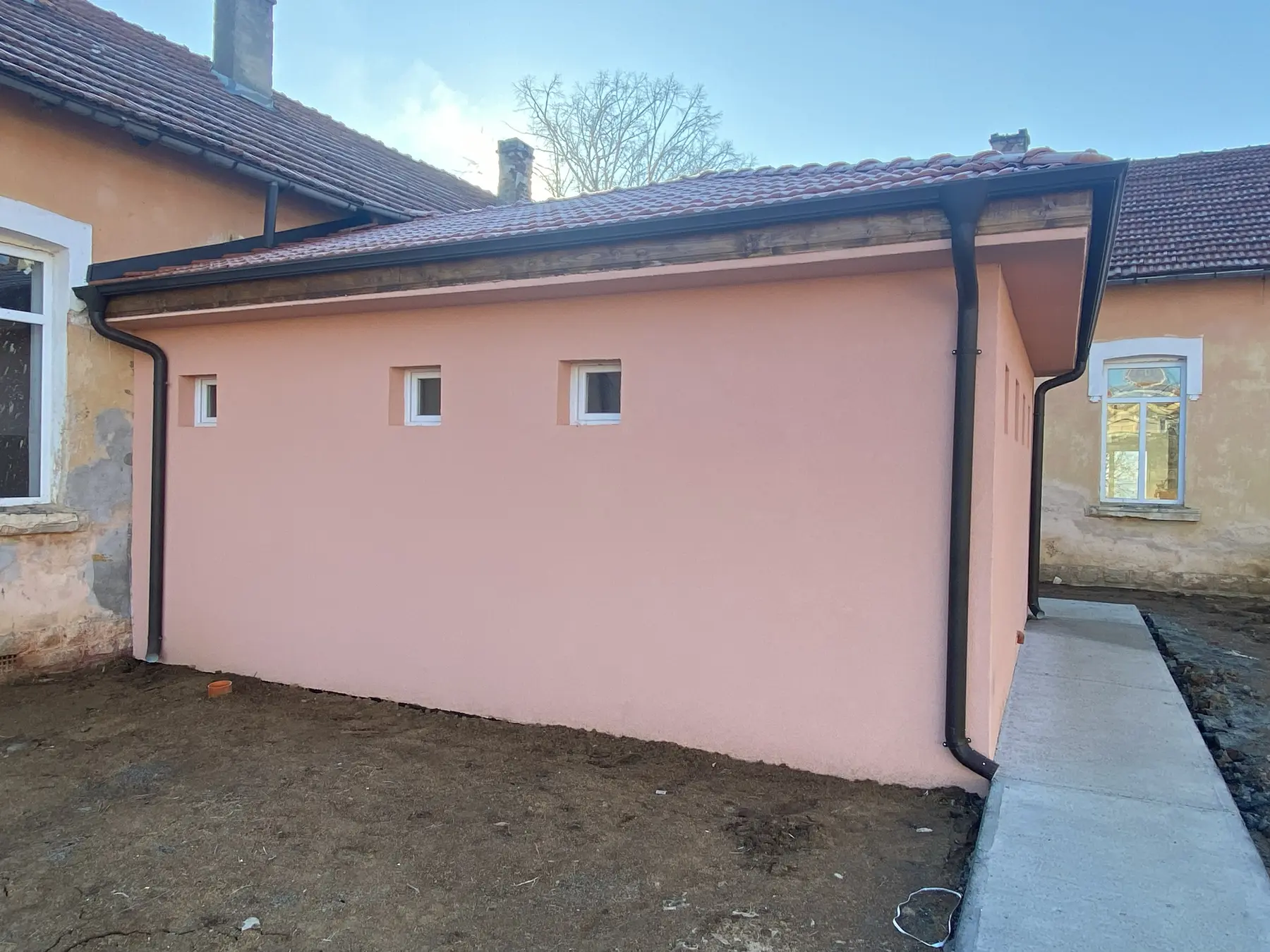Изграждане на нов санитарен възел към ОУ „Свети Климент Охридски“ — етап 6